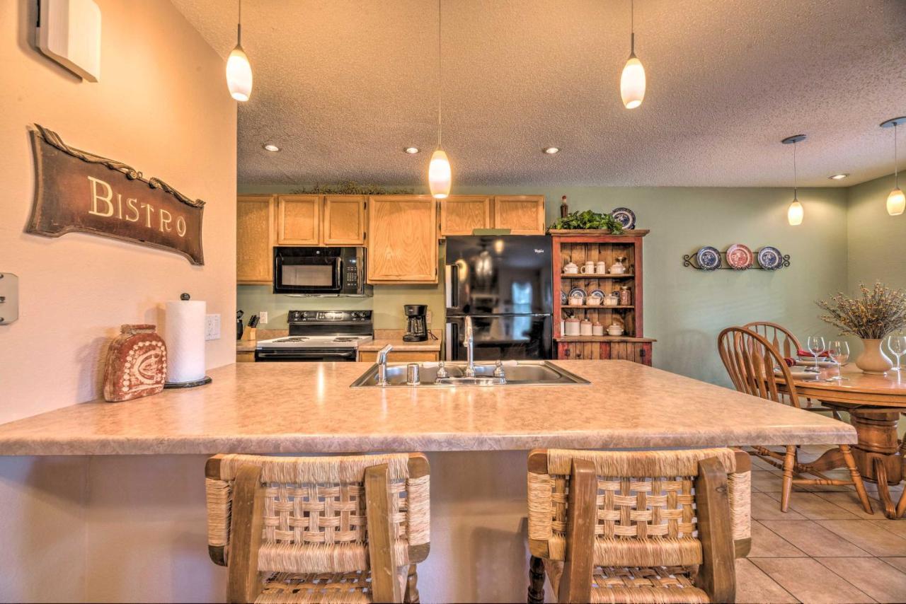 Condo With Hot Tub About 4 Miles To Ruidoso Winter Park! 외부 사진
