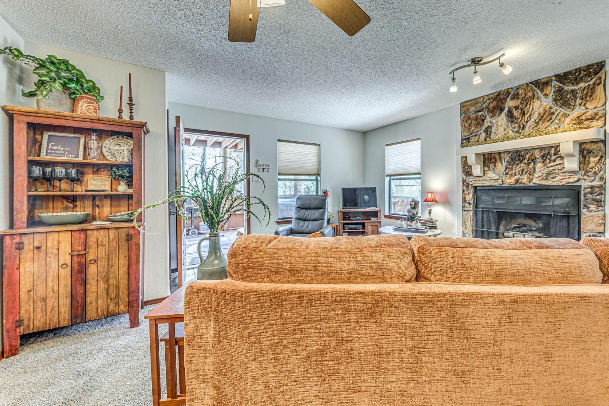 Condo With Hot Tub About 4 Miles To Ruidoso Winter Park! 외부 사진